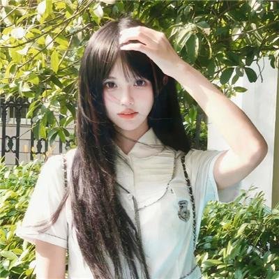 赤裸并存在著